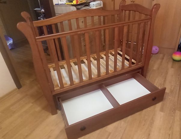 Детская кроватка Верес из натурального дерева