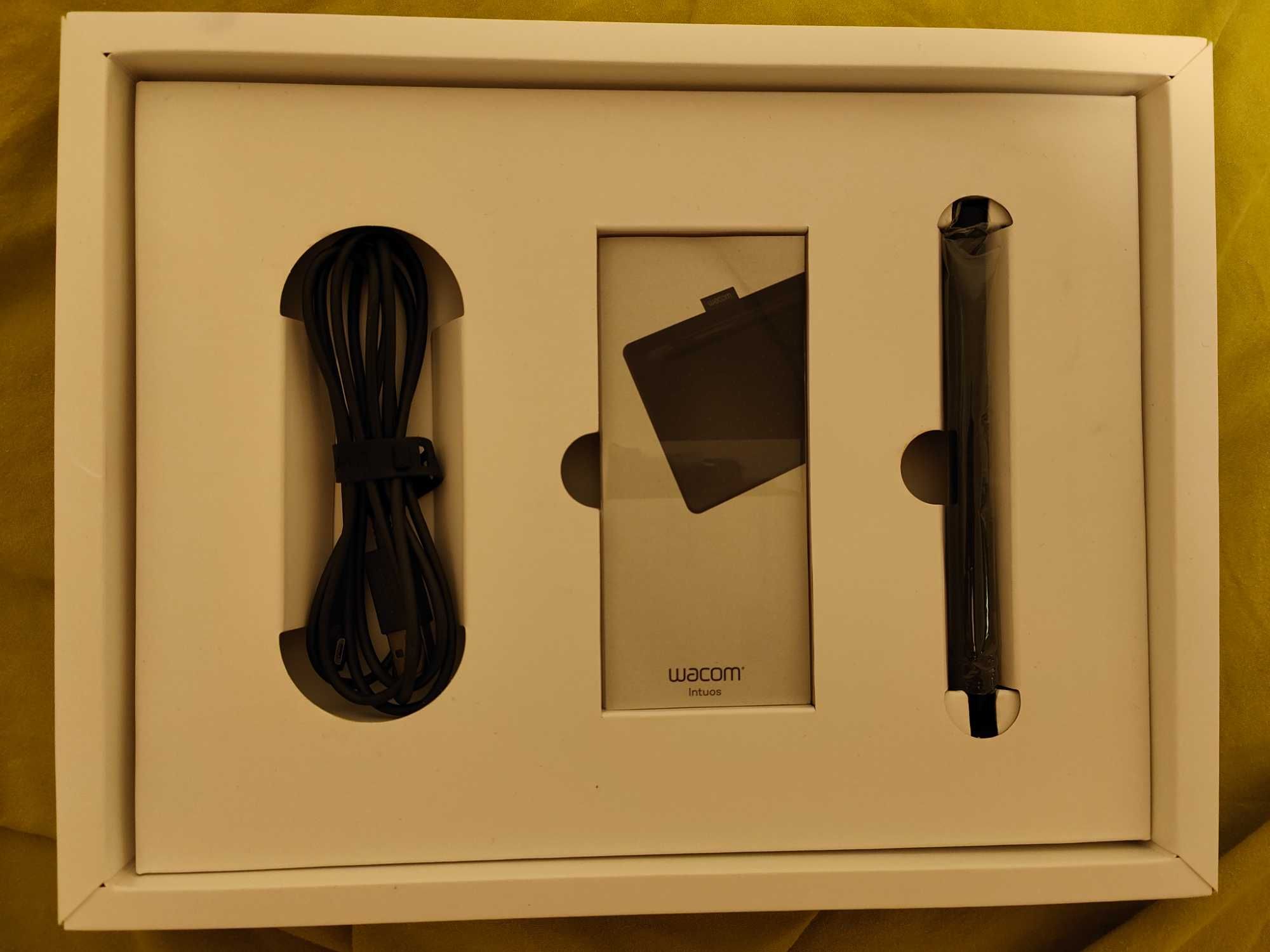 Wacom Intuos M com Bluetooth CTL-6100WL