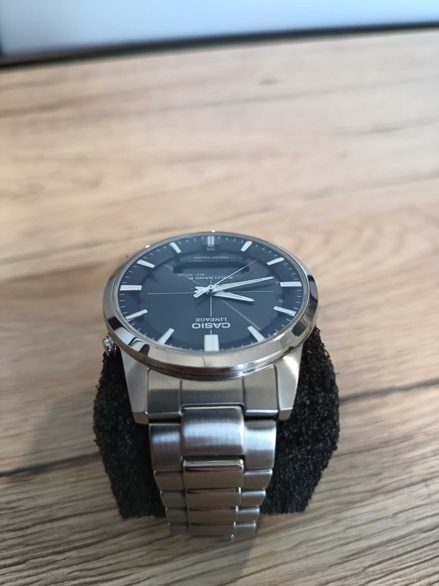 zegarek solarny Casio LCW-M170