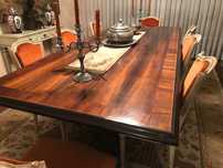 Mesa de sala de jantar extraordinária, magnífico pé em talha dourada .