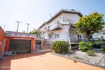 Moradia T3 Geminada em Pedroso junto à EN1