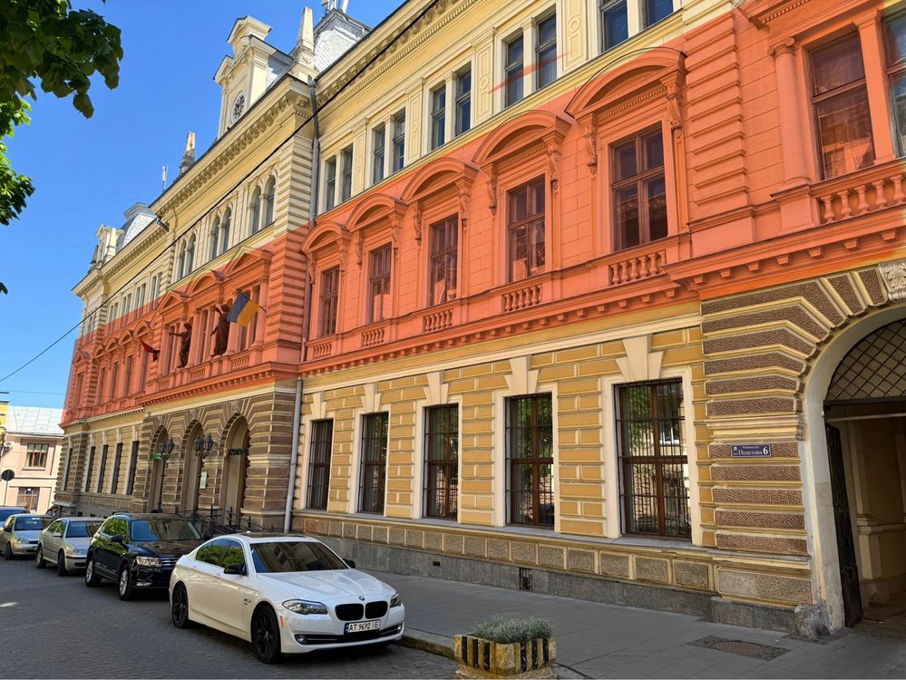 Здам оренда офіси приміщення кабінети 2 поверх центр 950м2 вул.Поштова