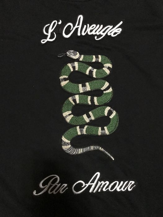 Свитер Gucci с изображением змеи