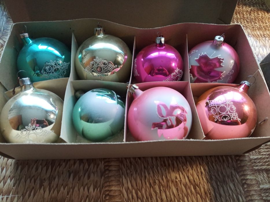 Ёлочные игрушки.