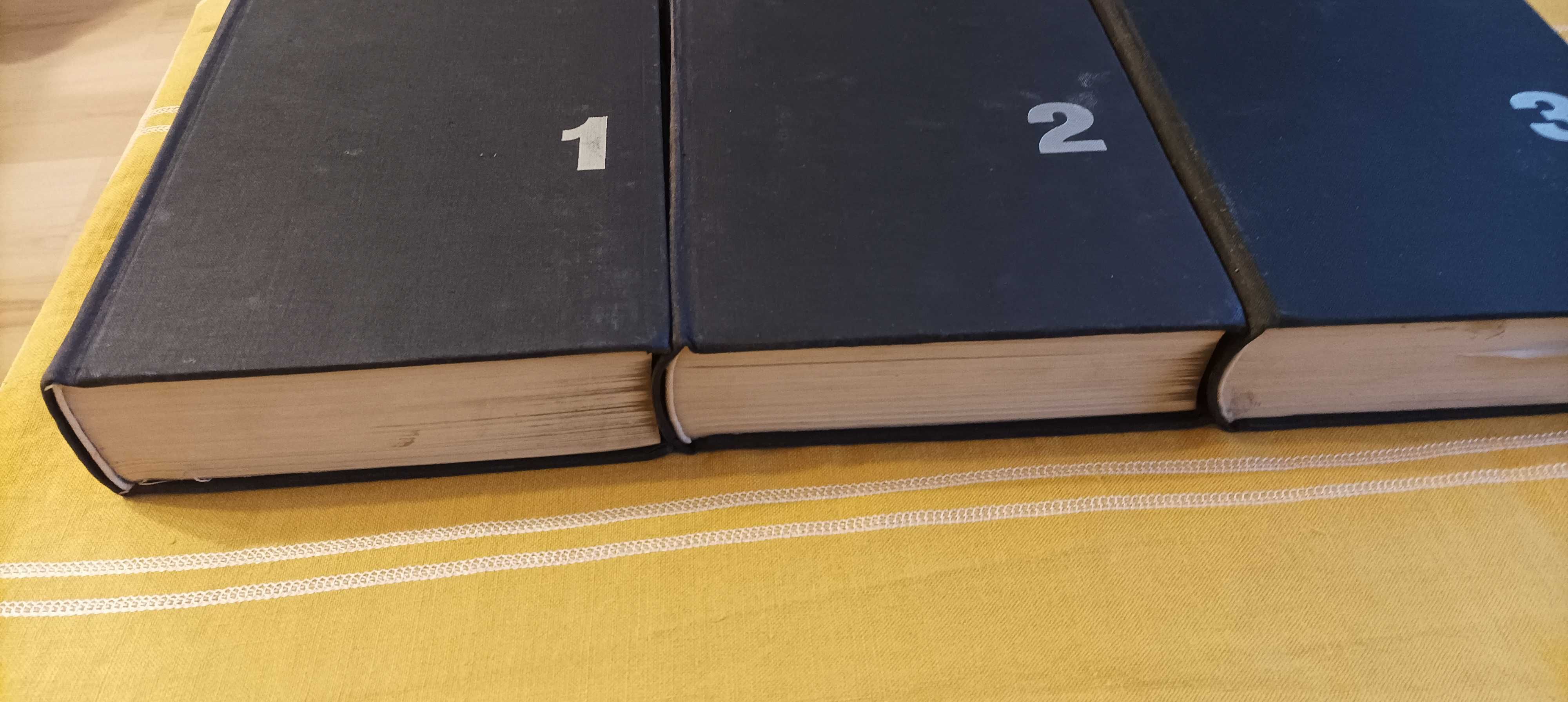Encyklopedia fizyki, 3 tomy.