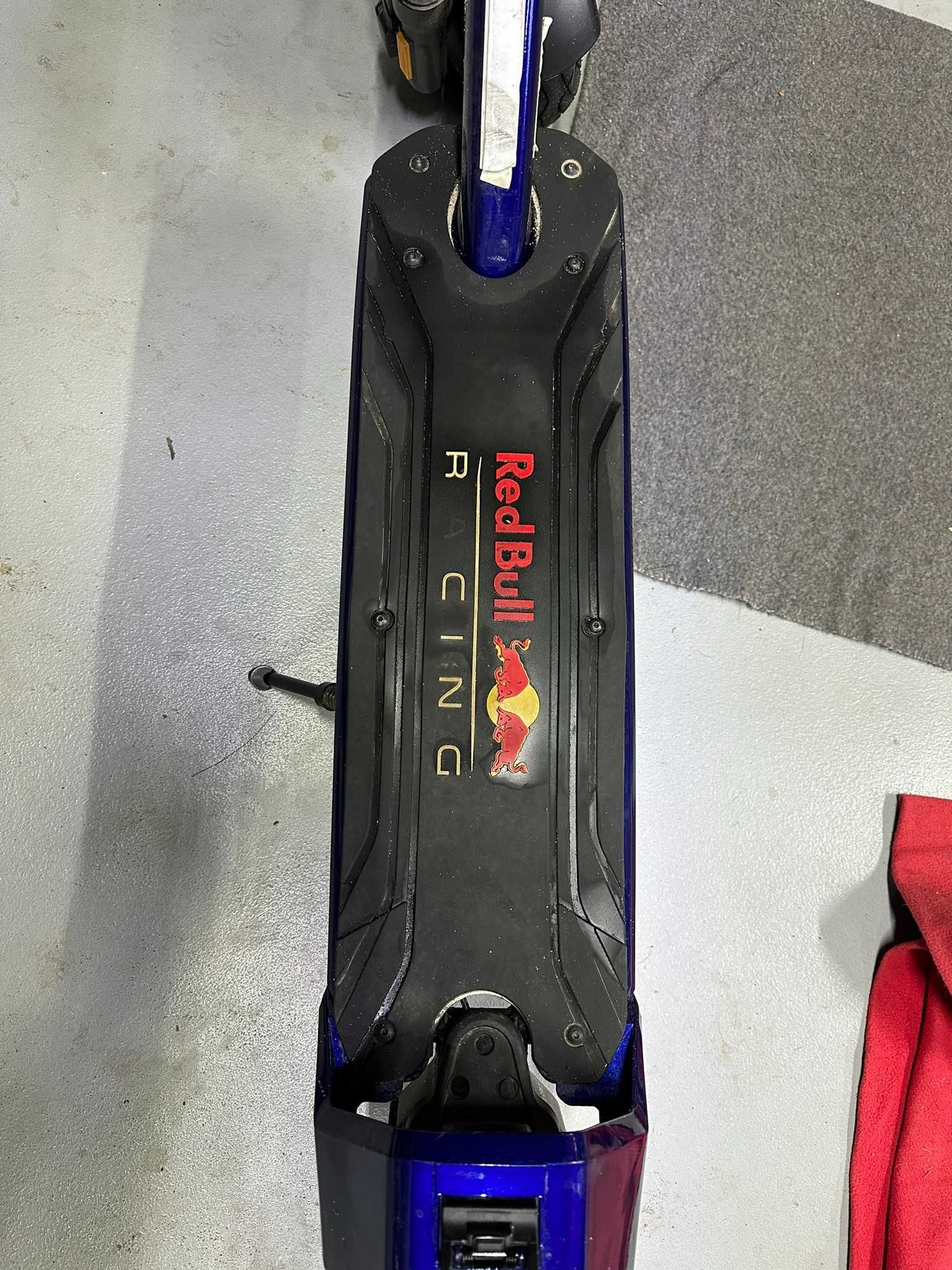 Hulajnoga elektryczna Red Bull Racing Gwarancja