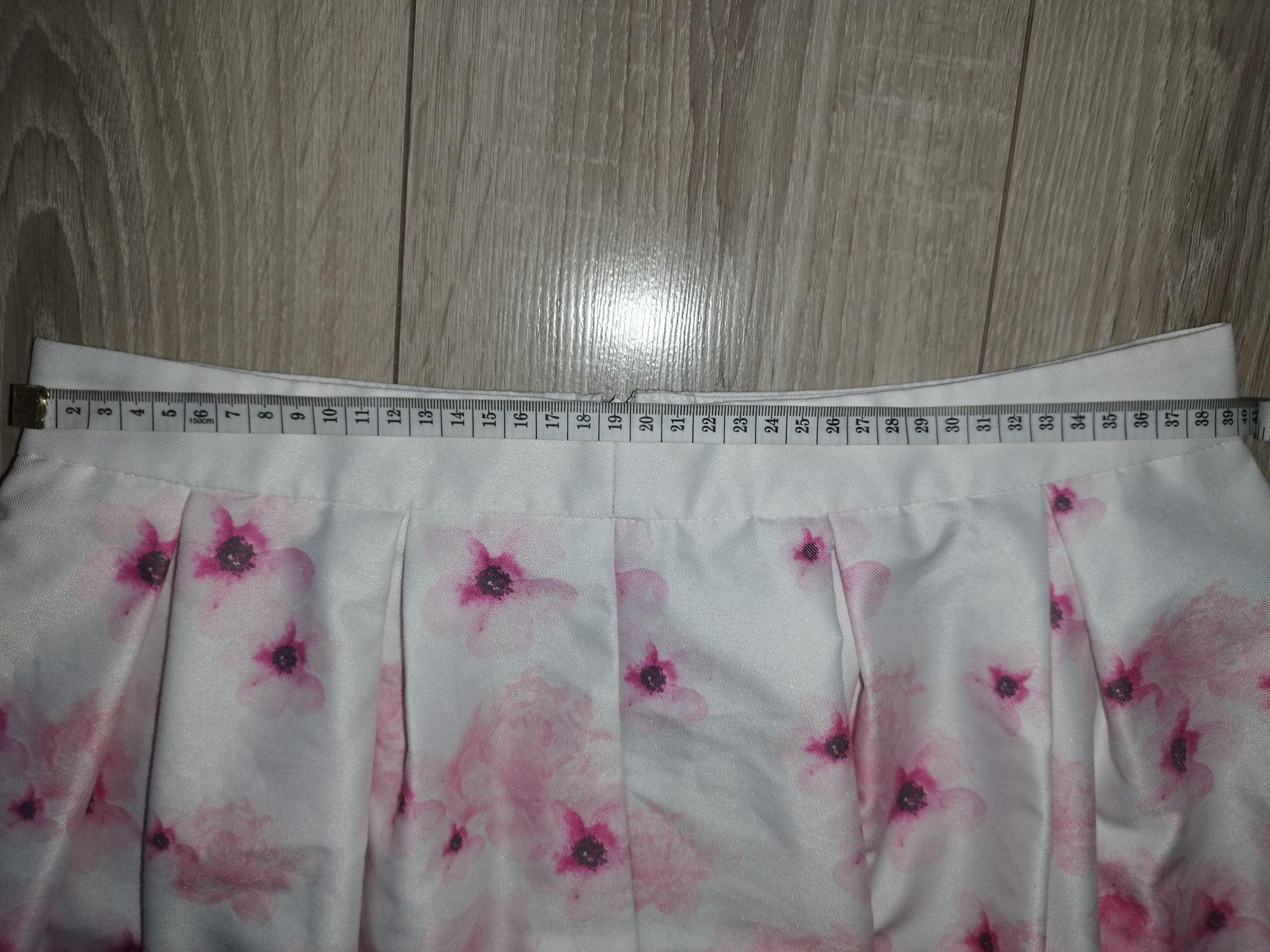 Damska biała plisowana spódnica w kwiaty M L