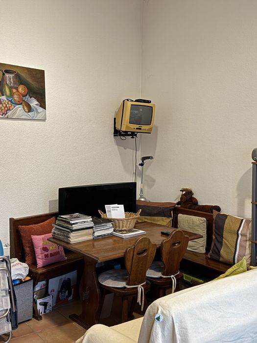 Mesa, Canto e Cadeiras Madeira de Pinho