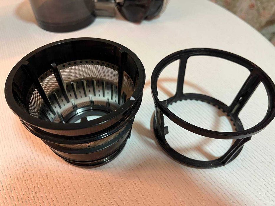 Шнековая соковыжималка Panasonic MJ-L500