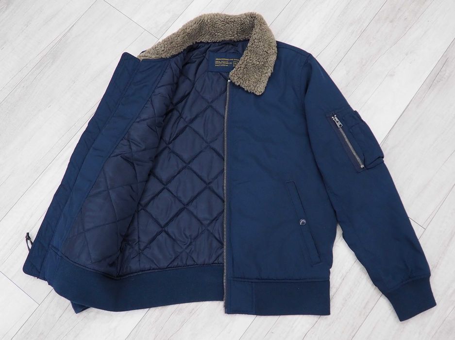 Hollister by Abercrombie & Fitch_Men’s Sherpa Collar Bomber_ XS/S