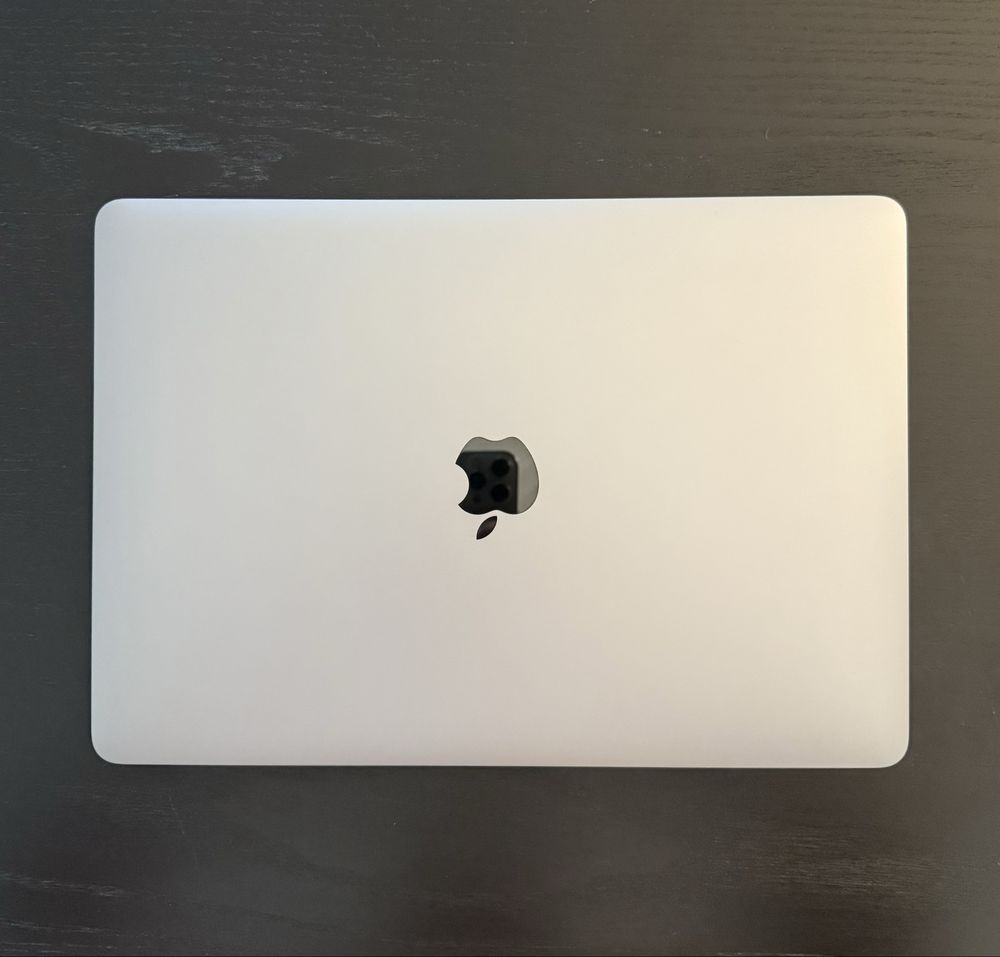 MacBook Air 13” (2020) – Apple M1 – 16GB RAM – 512GB SSD