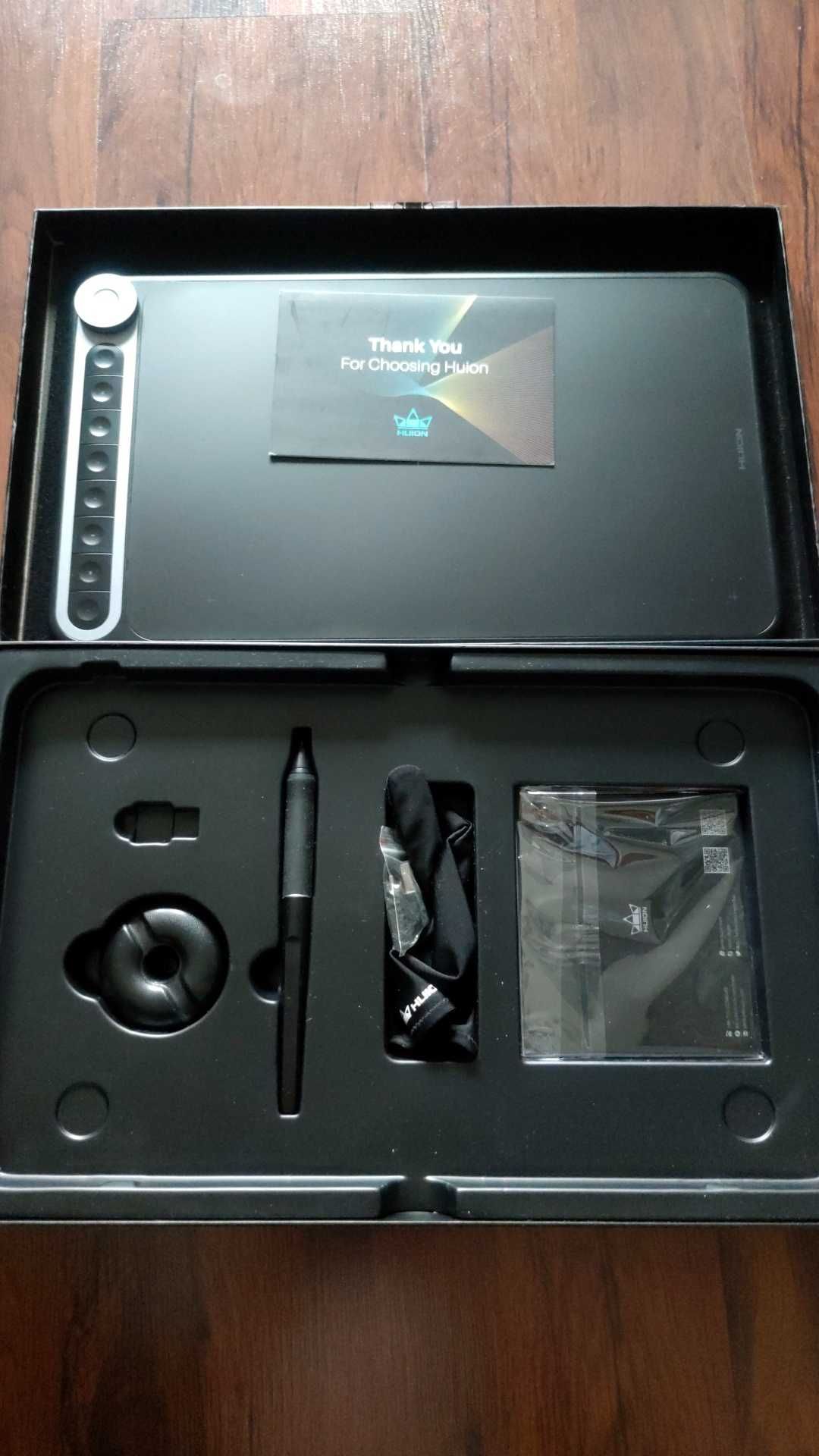 Tablet graficzny HUION Q620M (praktycznie nowy)