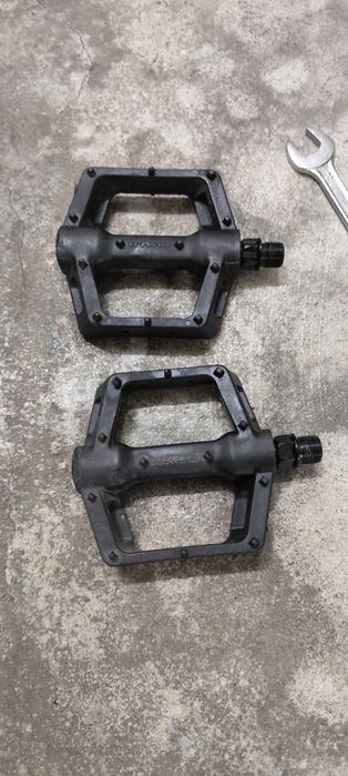 Vendo 2 pedais BTWIN