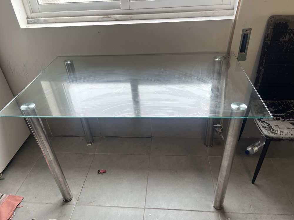 Mesa de vidro. Tamanho 1.20x0.70