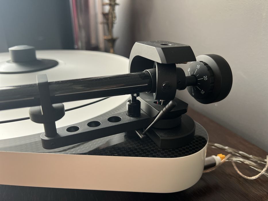 Jak nowy Gramofon Pro-Ject RPM 5 Carbon biały + ortofon MM Bronze