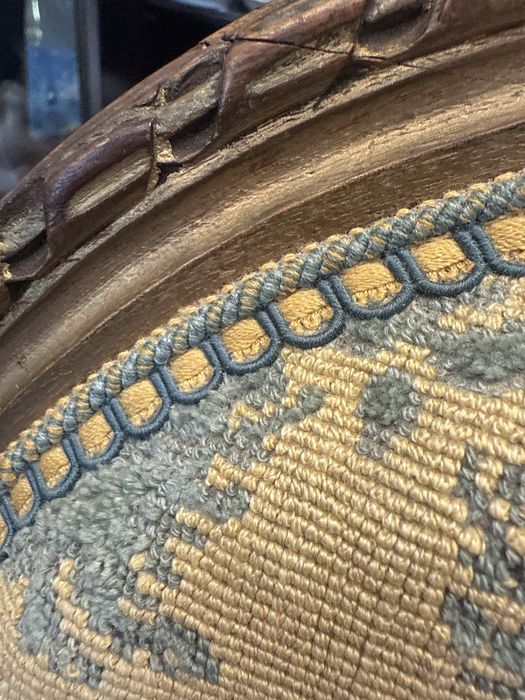 Zestaw antycznych mebli ludwikowskich