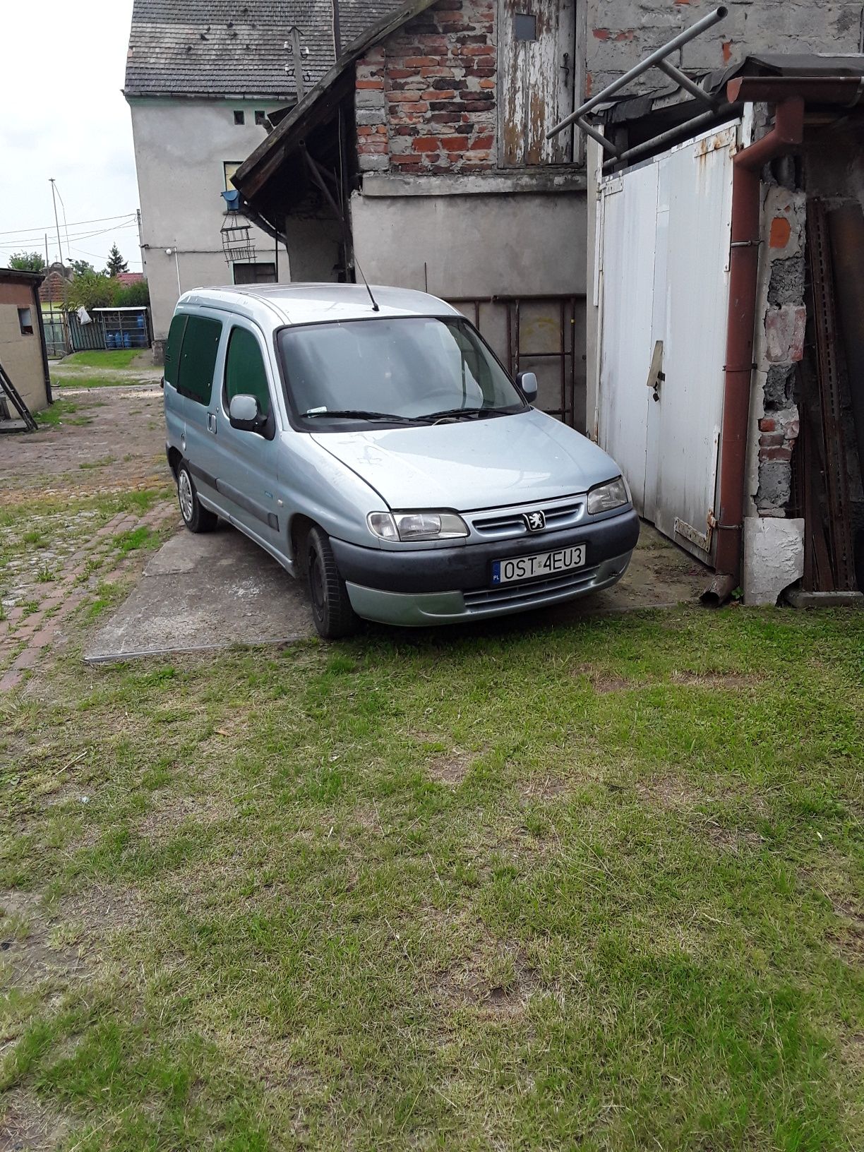Peugeot Partner 2001 diesel -  pełna wersja (uszkodzony)