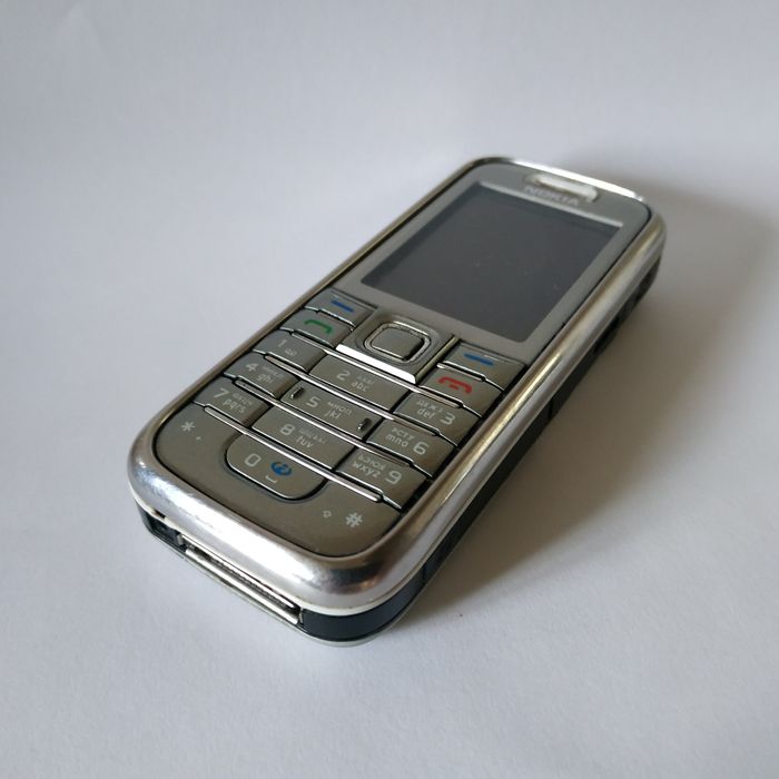 Мобильный телефон Nokia 6233