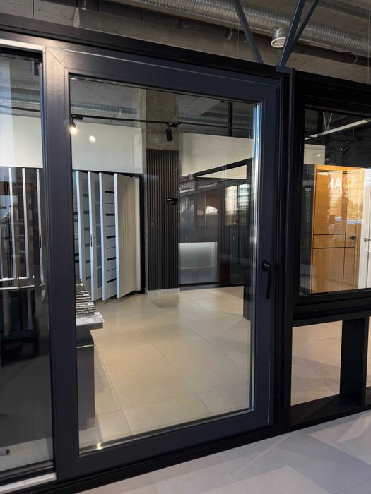 Металопластикові вікна VIKNAROFF. Москітні сітки, підвіконня, відливи