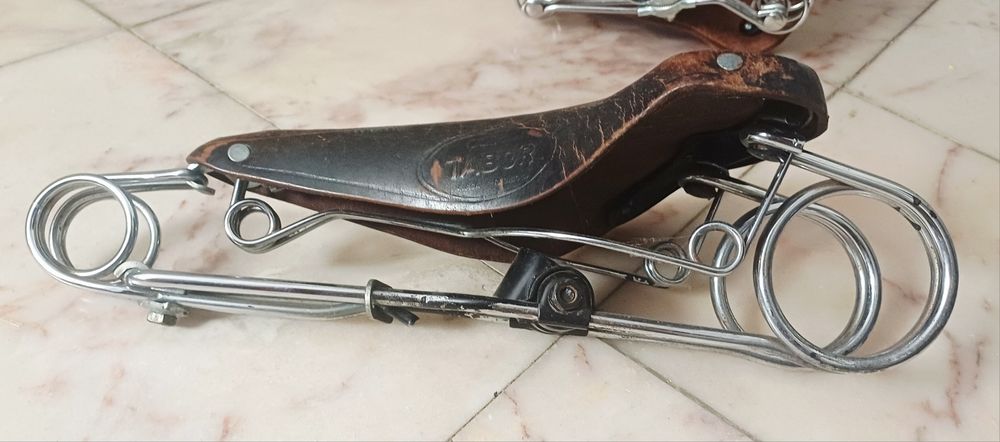 Bancos / Selins de molas antigos