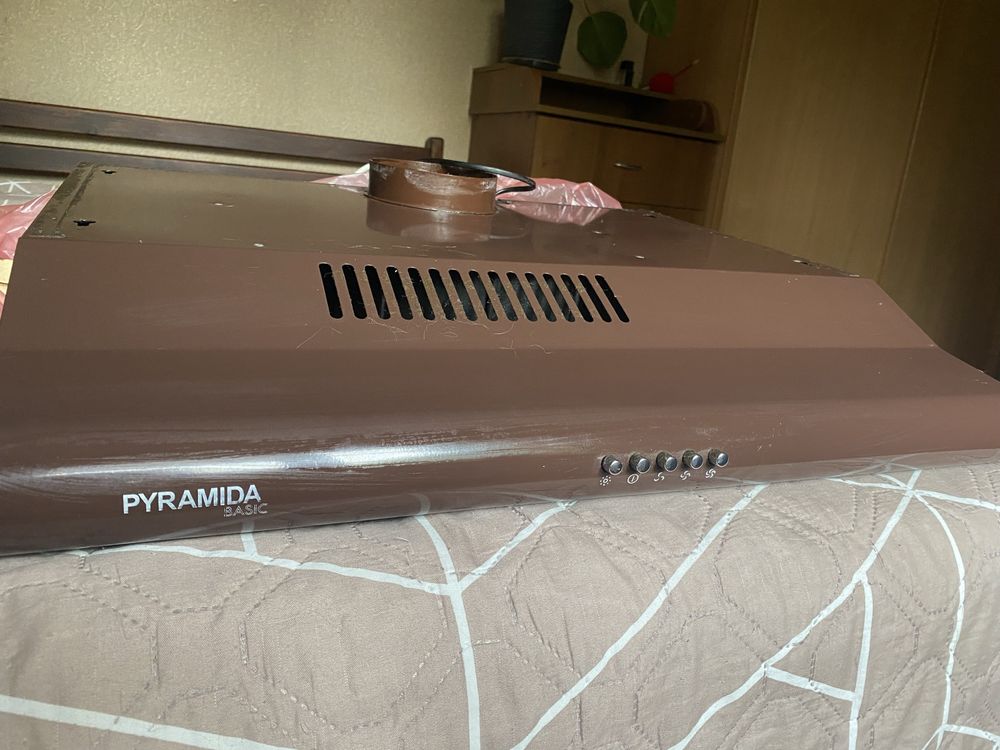 Витяжка PYRAMIDA б/у