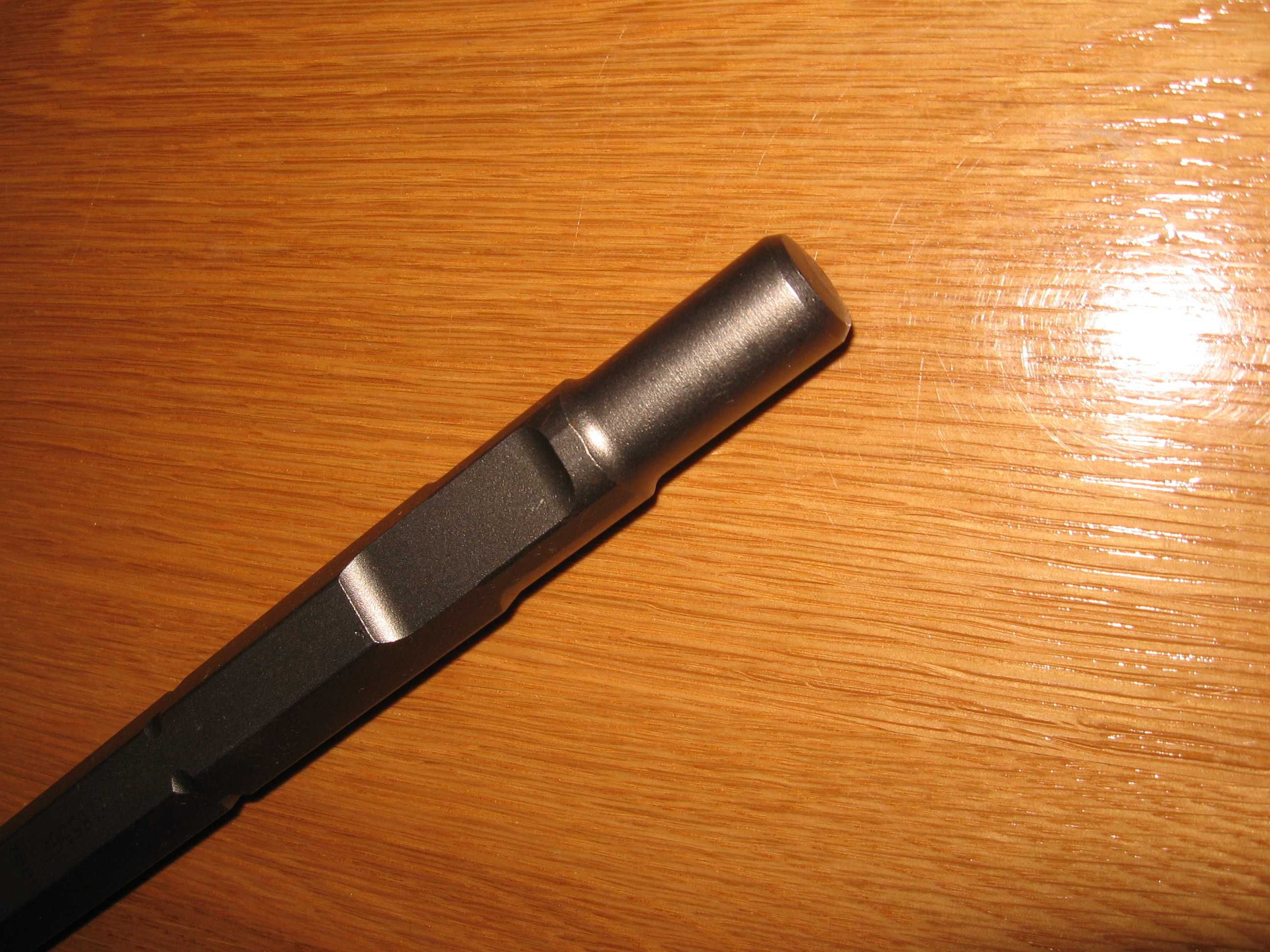 Dłuto grot szpic Bosch , Celma 19x300 mm Makita