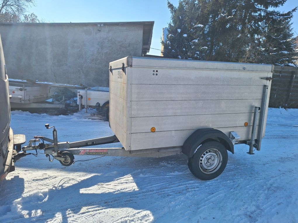 Przyczepa jednoosiowa kontener box alu dmc 850kg niemiecka