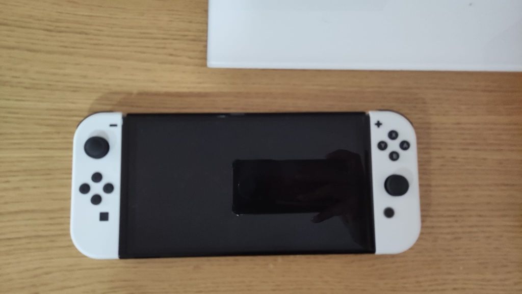 Nintendo Switch OLED [1 mês de utilização e com Garantia]