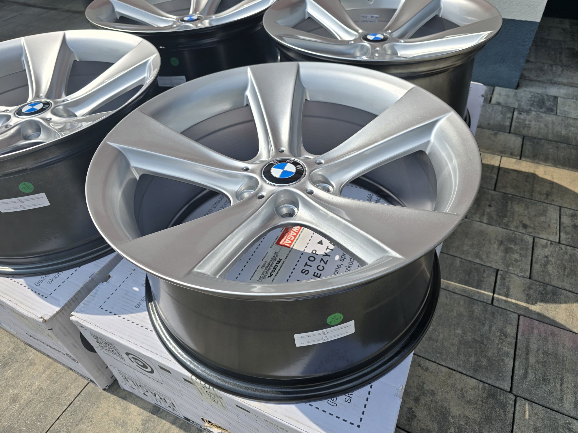 Alufelgi 19" 5x120 9J ET24 BMW E60 E61 E39 E65 WKLĘSŁE !