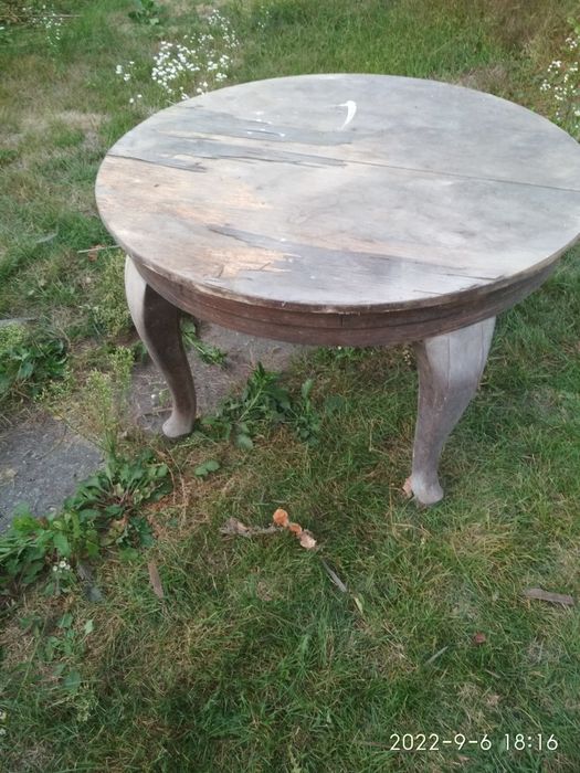 Stary stół okrągły
