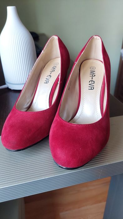 Buty damskie na słupku roz. 38