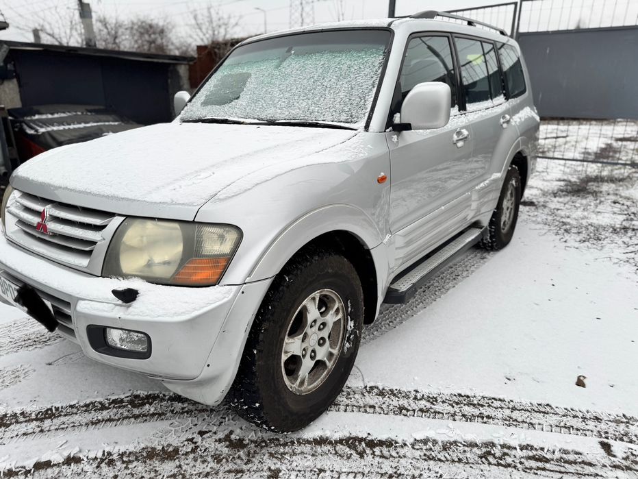 Mitsubishi pajero wagon