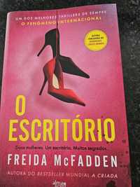 O escritório de Freida Mcfadden