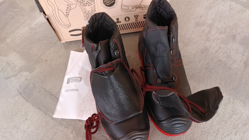 Panda obuwie robocze vibram nowe 43