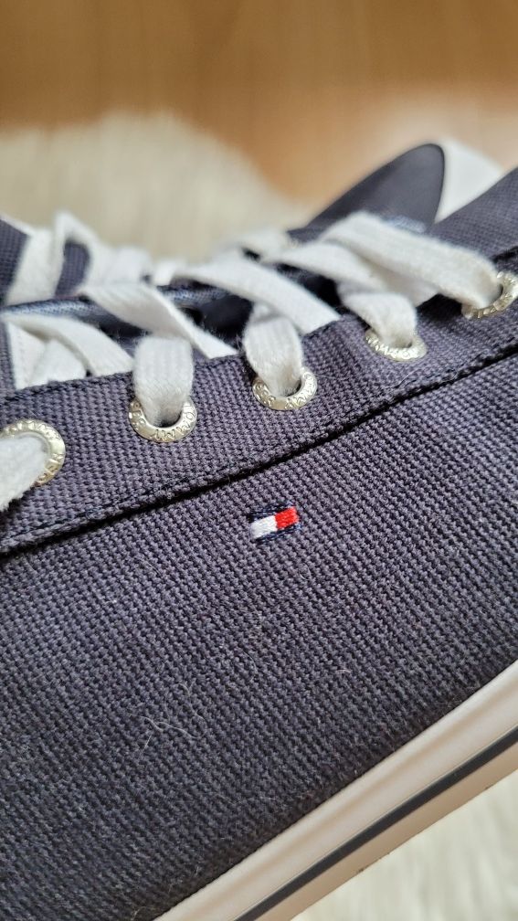 Tommy Hilfiger trampki klasyczne tenisówki lato wakacje jesień 40