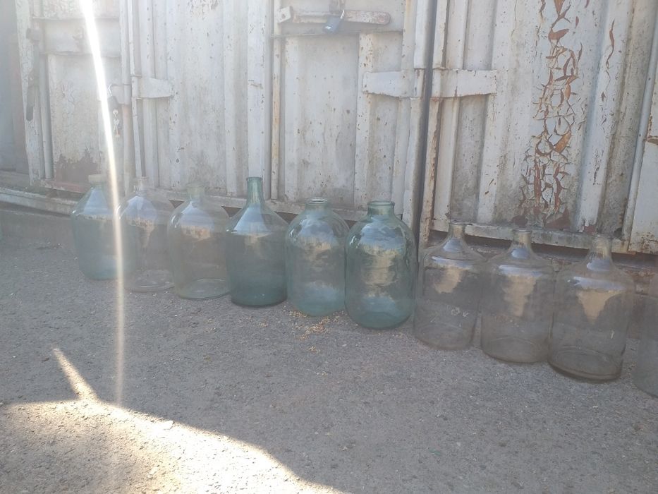 Бутиля та банки на 10л