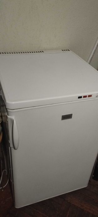 Морозильна камера Zanussi