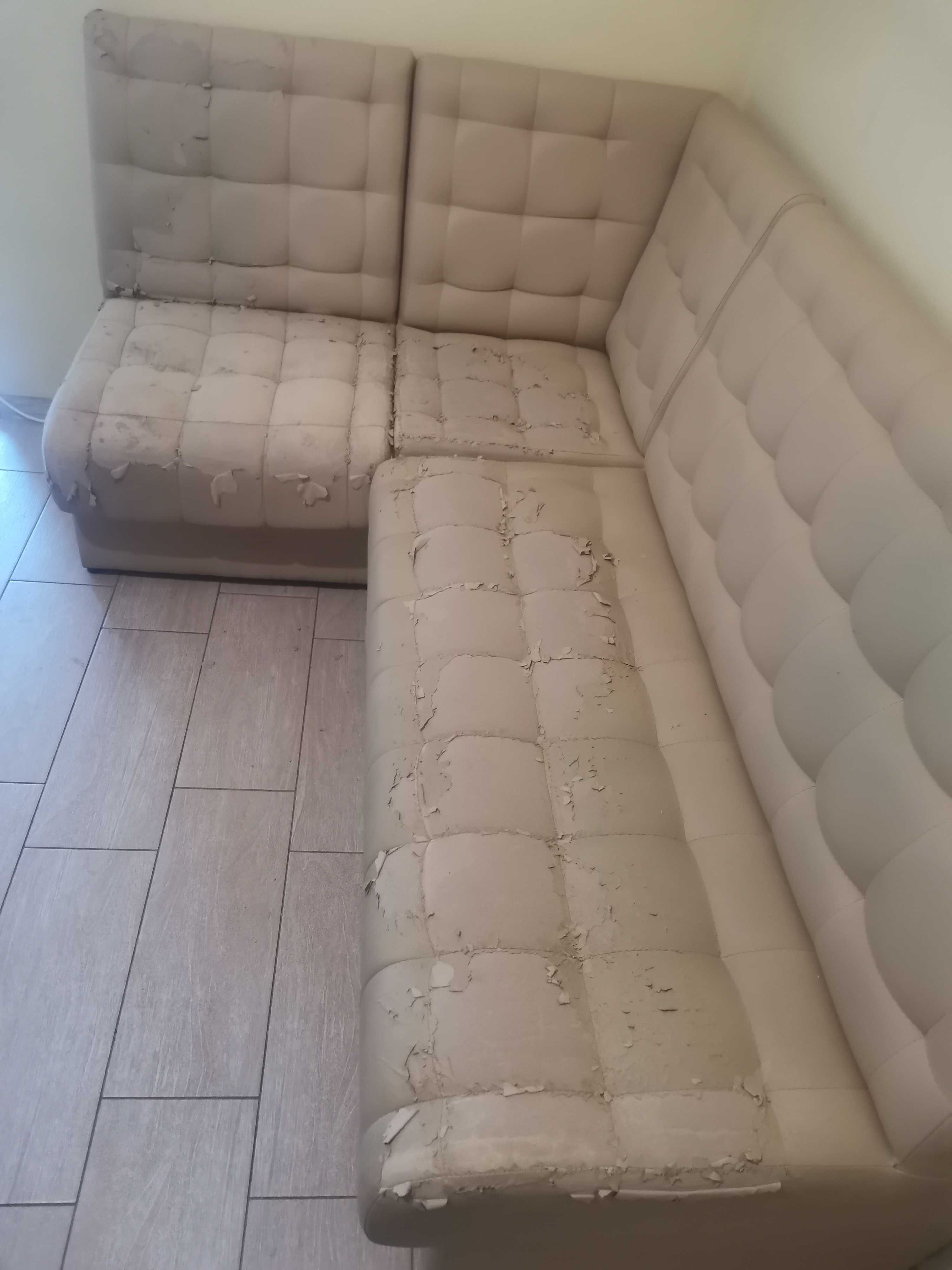 Продам кухонний кутовий диван.