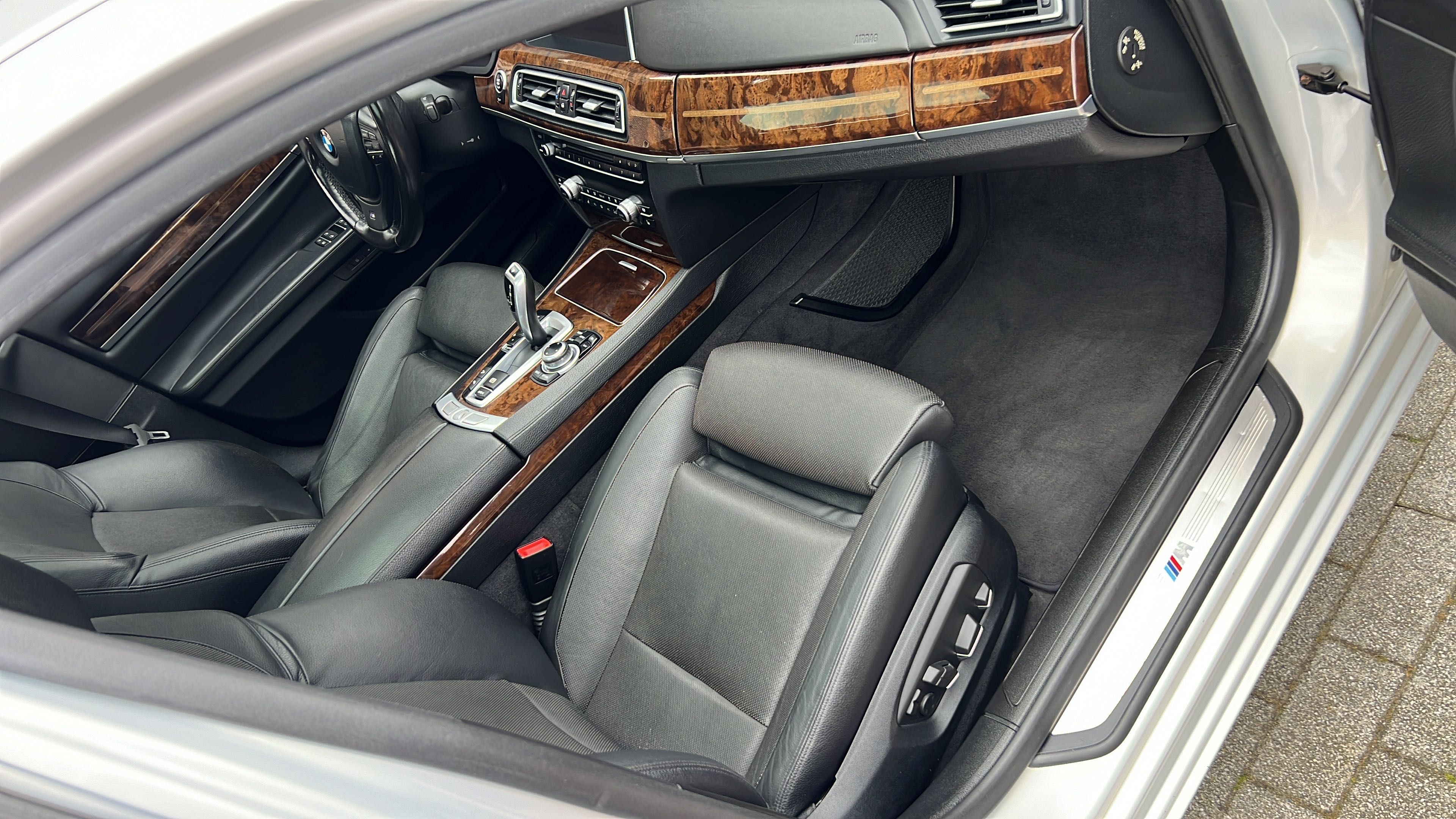 Bmw 750 xdrive 450koni przebieg technika igła