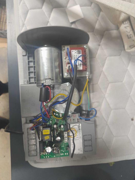 Napęd bramy garażowej