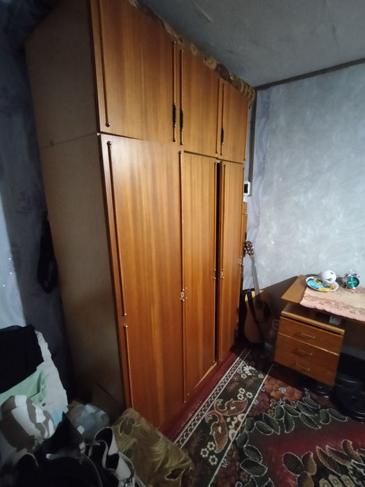 Продам шкаф с антресолью