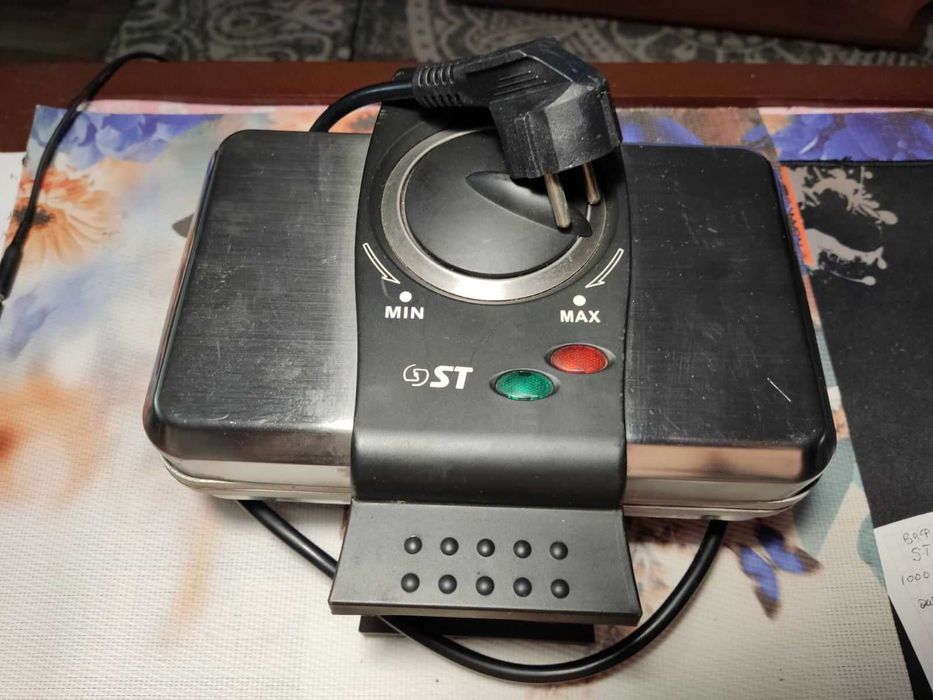 Продам вафельницу "Сатурн" модель ST 65-100-01