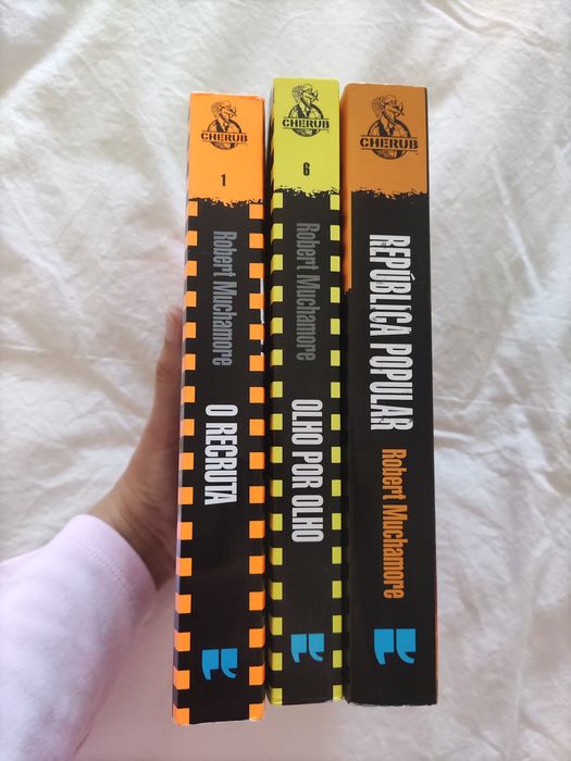 Livros coleção CHERUB de Robert Muchamore