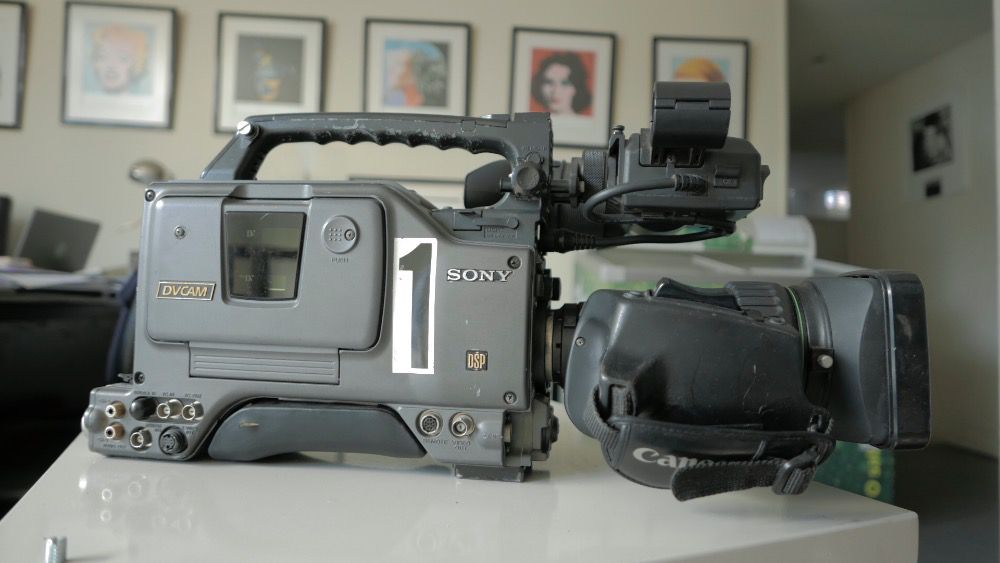 Camcorder Sony DSR 500 com lente Canon. em muito bom estado.