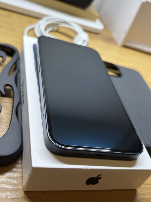 Iphone 13. Bardzo dobry stan