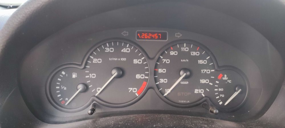 Peugeot 206 1.4 бензин з кондиціонером