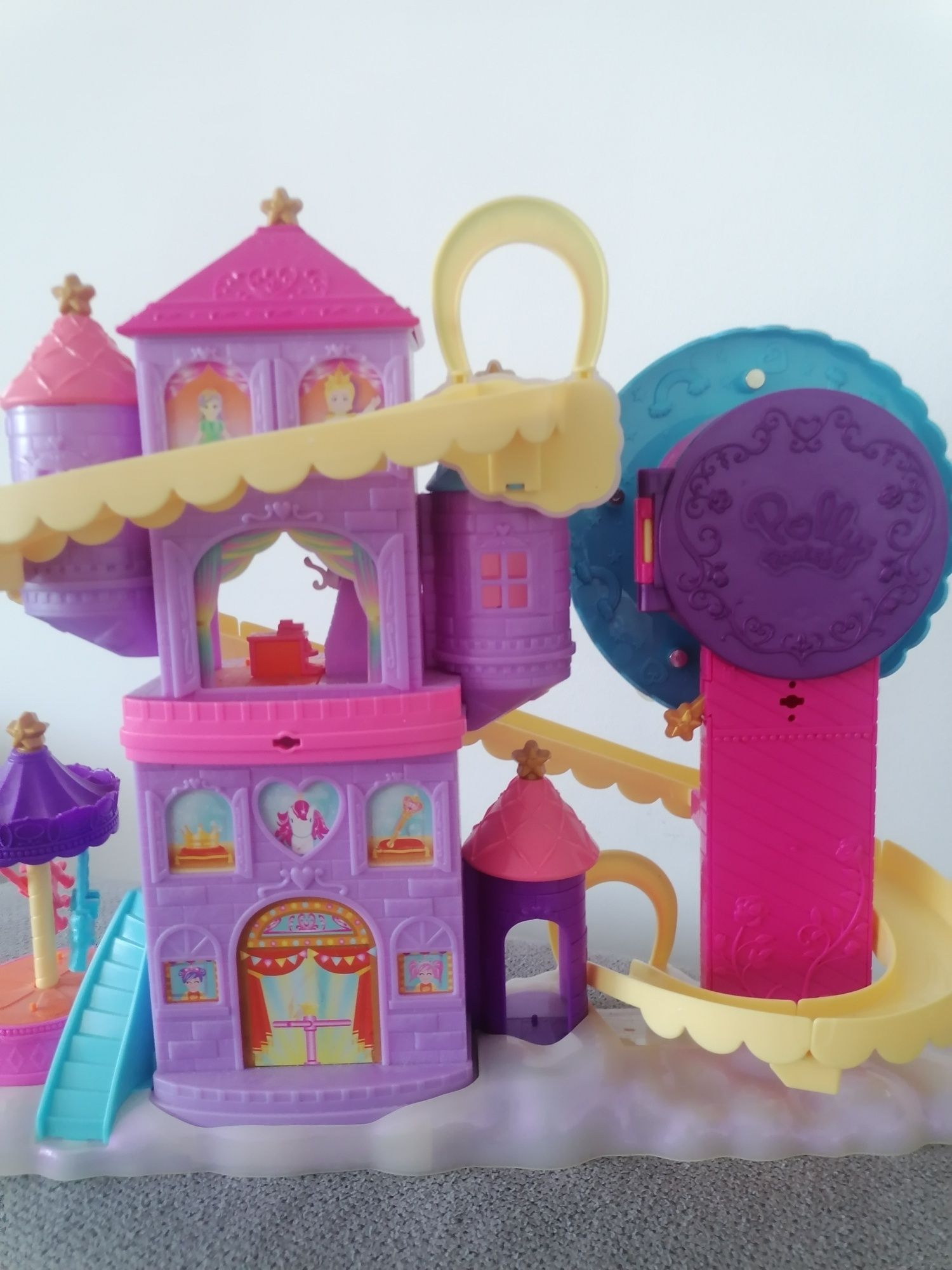 Zamek polly pocket