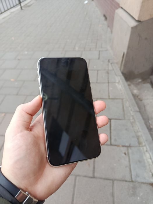 Айфон 11 84акб идеал