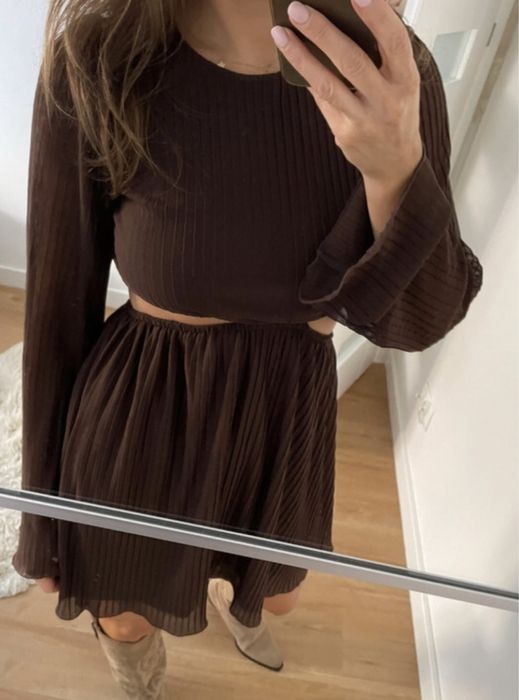 Sukienka z wycięciem cut out plisowana gołe plecy w stylu boho L 40