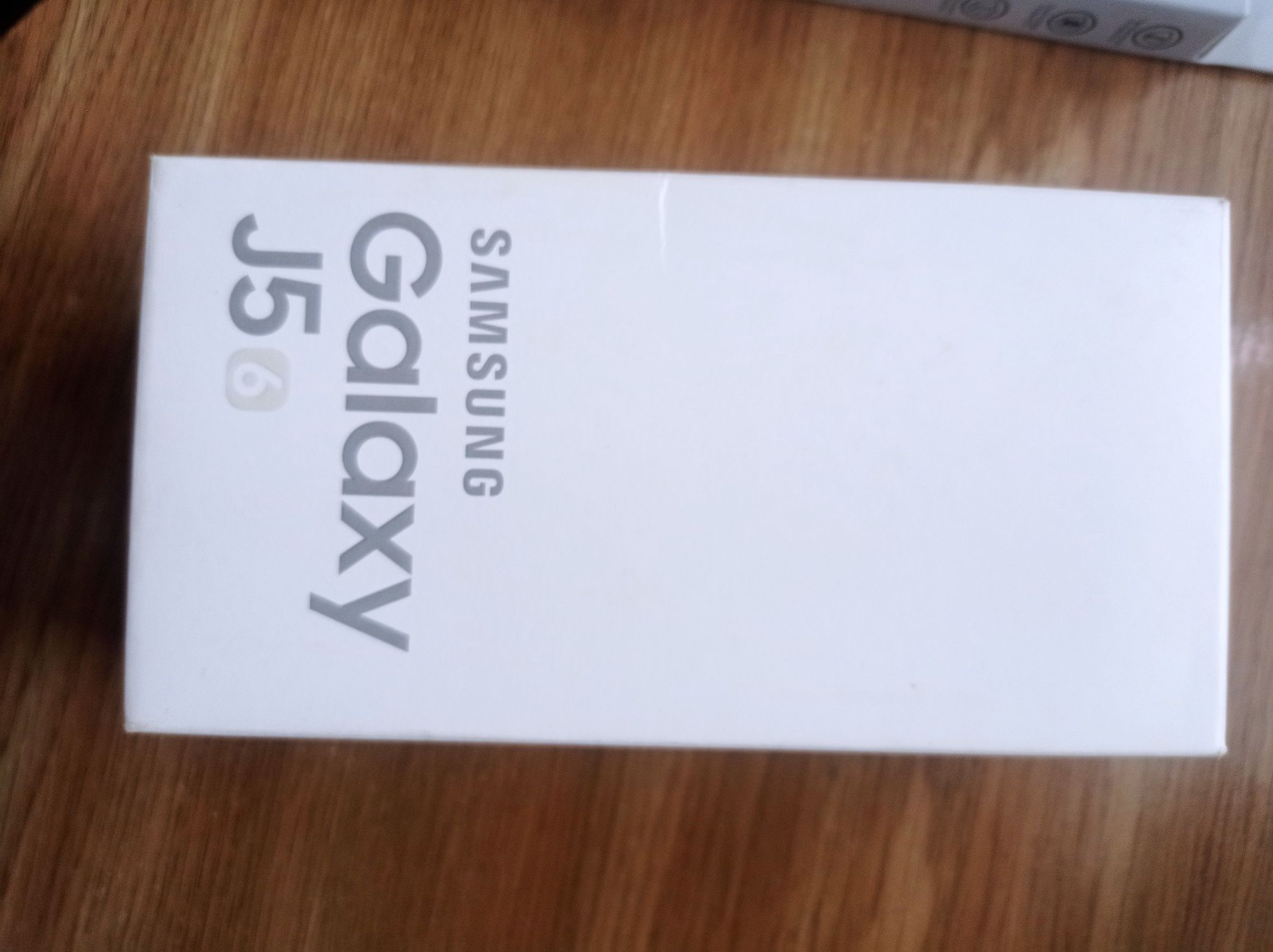 Продам телефон Samsung  Galaxy J5 в отличном состоянии